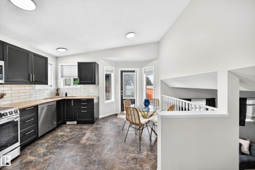 Kitchen - 3729 131A Avenue Nw, Edmonton, AB - Indoor Photo Showing Kitchen