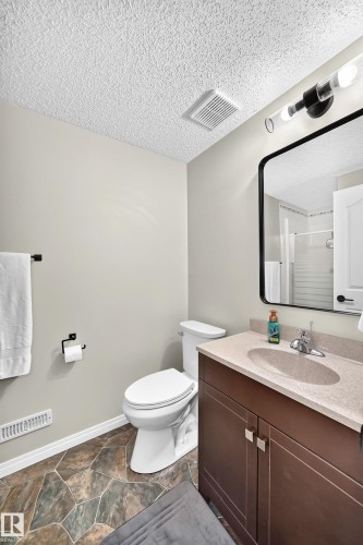 Bathroom - 3729 131A Avenue Nw, Edmonton, AB - Indoor Photo Showing Bathroom