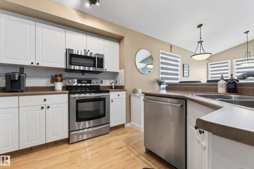 97 Foxboro Way, Sherwood Park, AB - Indoor Photo Showing Kitchen With Double Sink