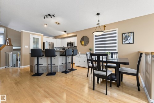 97 Foxboro Way, Sherwood Park, AB - Indoor Photo Showing Dining Room
