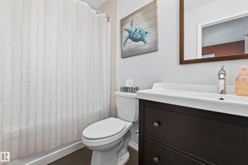 97 Foxboro Way, Sherwood Park, AB - Indoor Photo Showing Bathroom