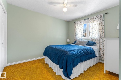 102 Spruce Glen, Spruce Grove, AB - Indoor Photo Showing Bedroom