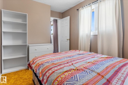 102 Spruce Glen, Spruce Grove, AB - Indoor Photo Showing Bedroom
