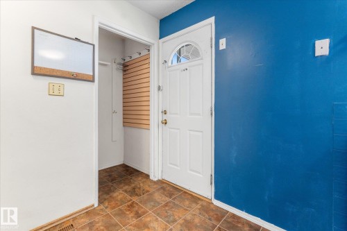 102 Spruce Glen, Spruce Grove, AB - Indoor Photo Showing Other Room