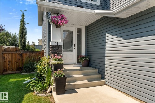 41 Meadowview Landing, Spruce Grove, AB - Outdoor With Exterior