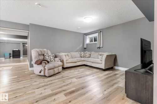 41 Meadowview Landing, Spruce Grove, AB - Indoor Photo Showing Living Room