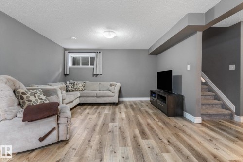 41 Meadowview Landing, Spruce Grove, AB - Indoor Photo Showing Living Room