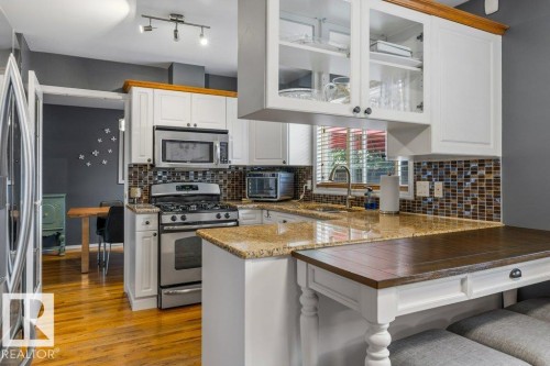 14119 73 Street Nw, Edmonton, AB - Indoor Photo Showing Kitchen