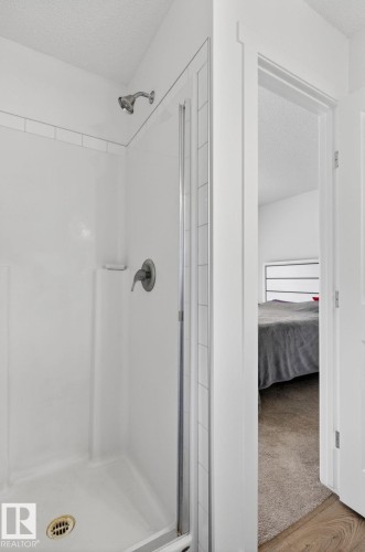#44 1025 Secord Pm Nw, Edmonton, AB - Indoor Photo Showing Bathroom