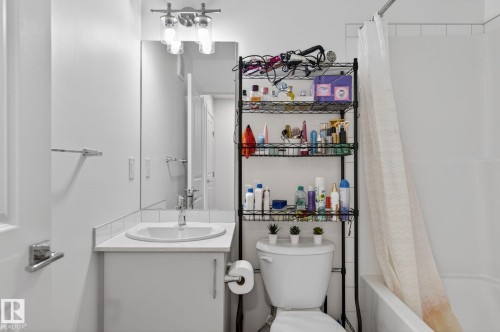 #44 1025 Secord Pm Nw, Edmonton, AB - Indoor Photo Showing Bathroom
