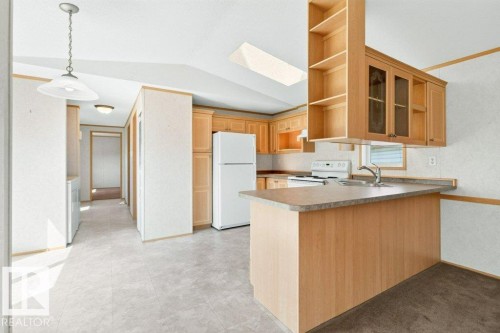 #1254 53222 Range Road 272, Rural Parkland County, AB - Indoor Photo Showing Kitchen