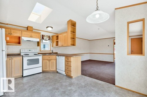 #1254 53222 Range Road 272, Rural Parkland County, AB - Indoor Photo Showing Kitchen