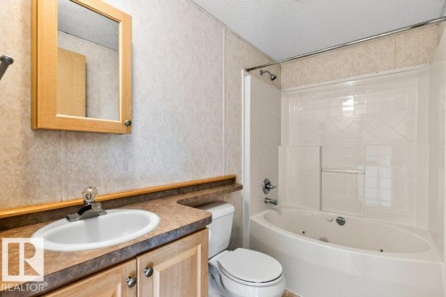 #1254 53222 Range Road 272, Rural Parkland County, AB - Indoor Photo Showing Bathroom