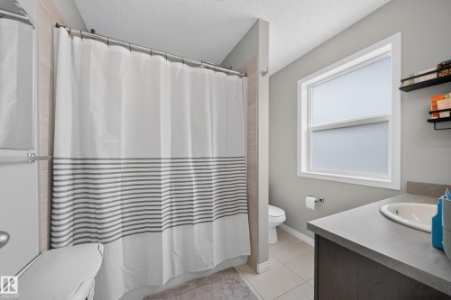 2155 67 Street Sw, Edmonton, AB - Indoor Photo Showing Bathroom