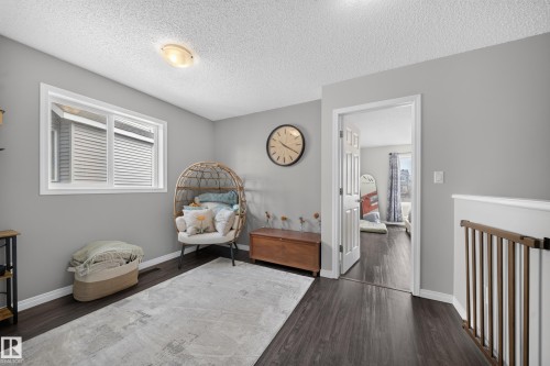 2155 67 Street Sw, Edmonton, AB - Indoor