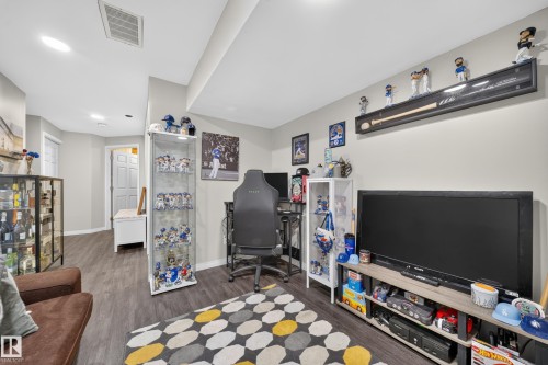 2155 67 Street Sw, Edmonton, AB - Indoor