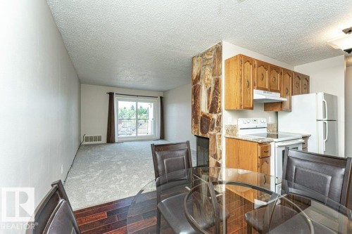 #310 14004 26 St Nw, Edmonton, AB - Indoor Photo Showing Kitchen