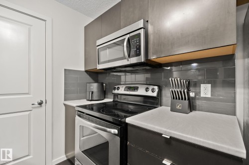 #226 344 Windermere Rd Nw, Edmonton, AB - Indoor Photo Showing Kitchen