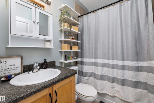 11432 87 Street Nw, Edmonton, AB - Indoor Photo Showing Bathroom