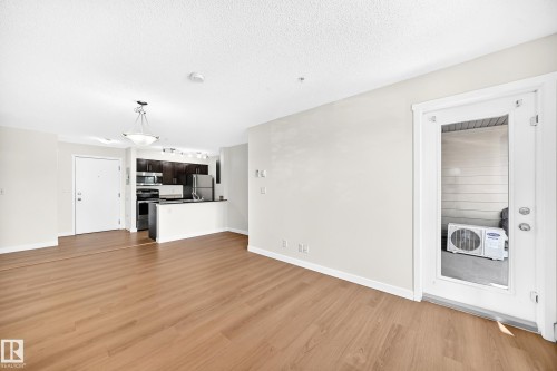 #206 3315 James Mowatt Tr Sw, Edmonton, AB - Indoor
