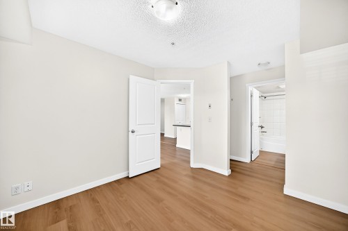 #206 3315 James Mowatt Tr Sw, Edmonton, AB - Indoor Photo Showing Other Room