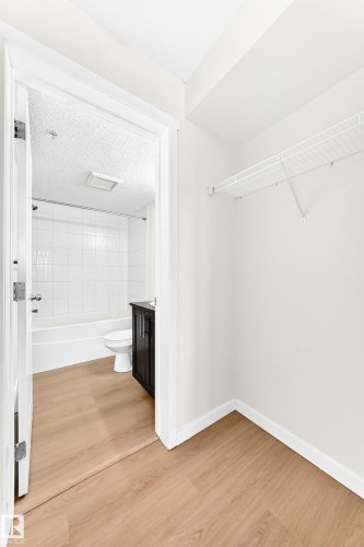 #206 3315 James Mowatt Tr Sw, Edmonton, AB - Indoor