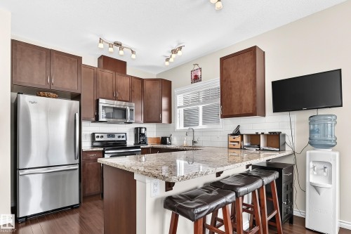 2681 Sir Arthur Currie Way Nw, Edmonton, AB - Indoor Photo Showing Kitchen With Stainless Steel Kitchen With Upgraded Kitchen