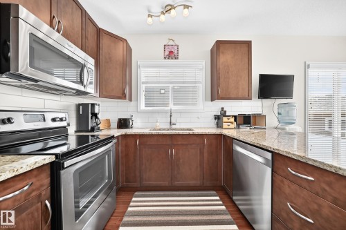 2681 Sir Arthur Currie Way Nw, Edmonton, AB - Indoor Photo Showing Kitchen
