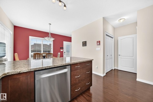2681 Sir Arthur Currie Way Nw, Edmonton, AB - Indoor Photo Showing Kitchen