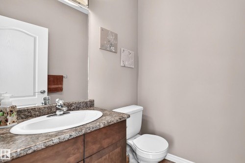 2681 Sir Arthur Currie Way Nw, Edmonton, AB - Indoor Photo Showing Bathroom