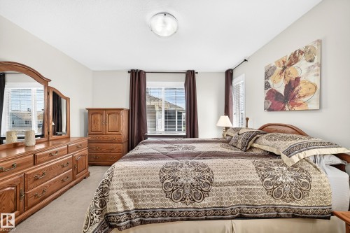 2681 Sir Arthur Currie Way Nw, Edmonton, AB - Indoor Photo Showing Bedroom