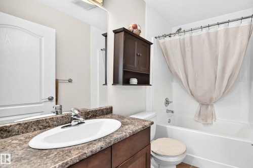 2681 Sir Arthur Currie Way Nw, Edmonton, AB - Indoor Photo Showing Bathroom