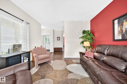 2681 Sir Arthur Currie Way Nw, Edmonton, AB - Indoor Photo Showing Living Room