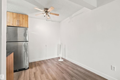 #112 10529 93 St Nw, Edmonton, AB - Indoor