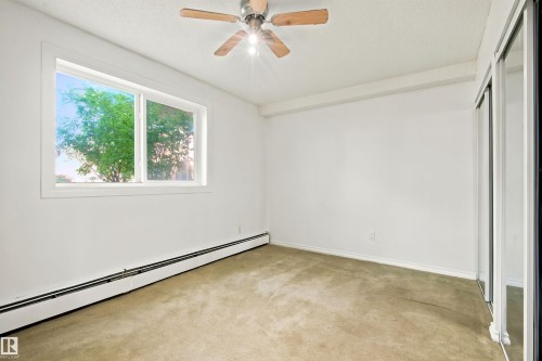 #112 10529 93 St Nw, Edmonton, AB - Indoor Photo Showing Other Room