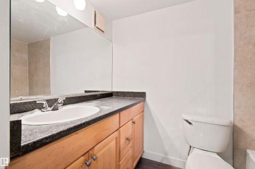 #112 10529 93 St Nw, Edmonton, AB - Indoor Photo Showing Bathroom