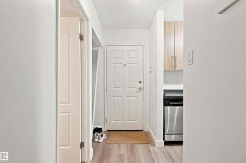 #112 10529 93 St Nw, Edmonton, AB - Indoor Photo Showing Other Room