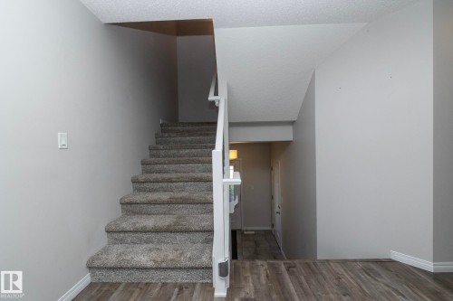 5233 Crabapple Link Sw, Edmonton, AB - Indoor Photo Showing Other Room