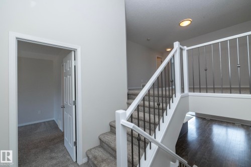 5233 Crabapple Link Sw, Edmonton, AB - Indoor Photo Showing Other Room