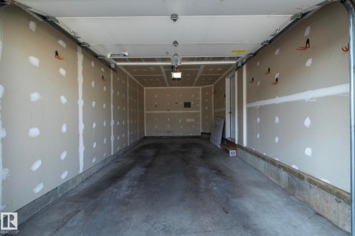 5233 Crabapple Link Sw, Edmonton, AB - Indoor Photo Showing Garage