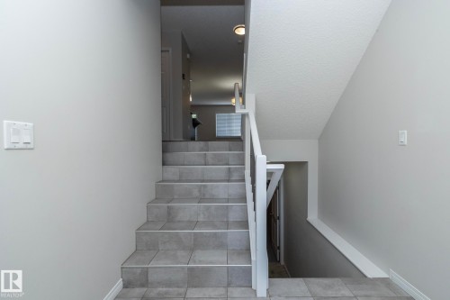 5233 Crabapple Link Sw, Edmonton, AB - Indoor Photo Showing Other Room