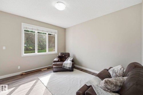 #9 94 Longview Dr, Spruce Grove, AB - Indoor Photo Showing Bedroom