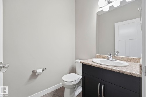 #9 94 Longview Dr, Spruce Grove, AB - Indoor Photo Showing Bathroom