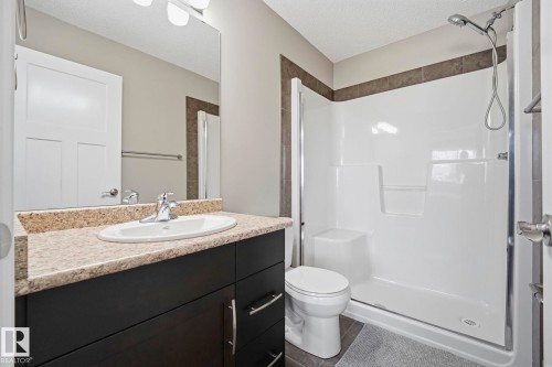 #9 94 Longview Dr, Spruce Grove, AB - Indoor Photo Showing Bathroom
