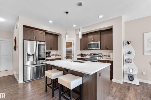 11 Rolston Close, Leduc, AB - Indoor Photo Showing Kitchen With Upgraded Kitchen