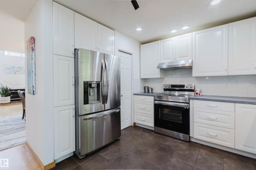 Kitchen - 342 O'Connor Close Nw, Edmonton, AB - Indoor Photo Showing Kitchen