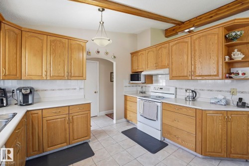 15204 75A Street Nw, Edmonton, AB - Indoor Photo Showing Kitchen