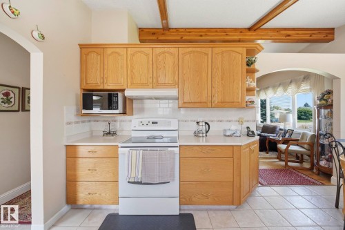 15204 75A Street Nw, Edmonton, AB - Indoor Photo Showing Kitchen