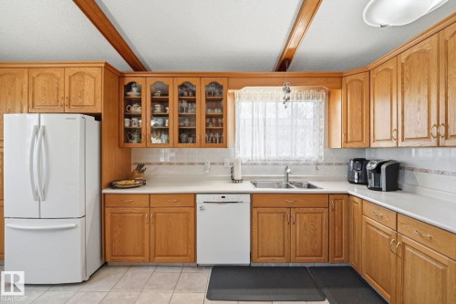 15204 75A Street Nw, Edmonton, AB - Indoor Photo Showing Kitchen With Double Sink