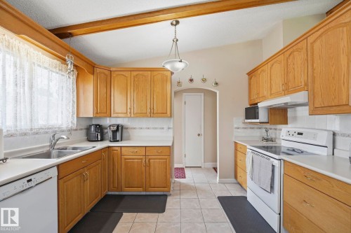 15204 75A Street Nw, Edmonton, AB - Indoor Photo Showing Kitchen With Double Sink